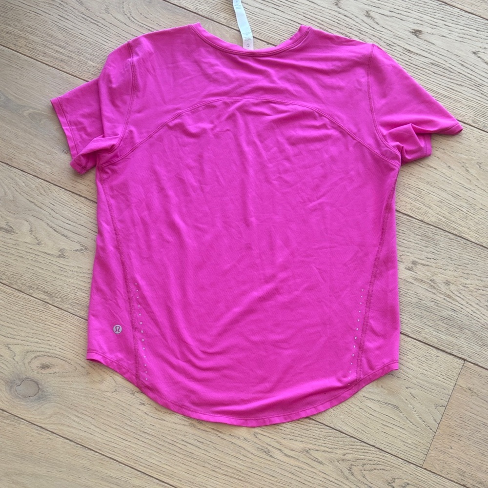 lululemon athletica Vibrant Pink Short Sleeve Tee - Picture 3 of 3